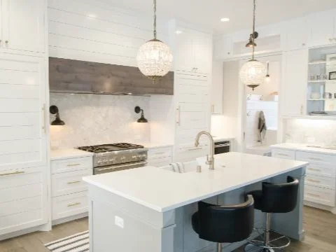 A white luxerious kitchen